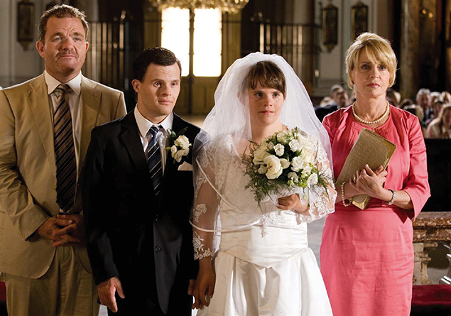 Finale Filmszene: Die Widerstände sind gebrochen – die jungen Leute mit Down-Syndrom dürfen heiraten