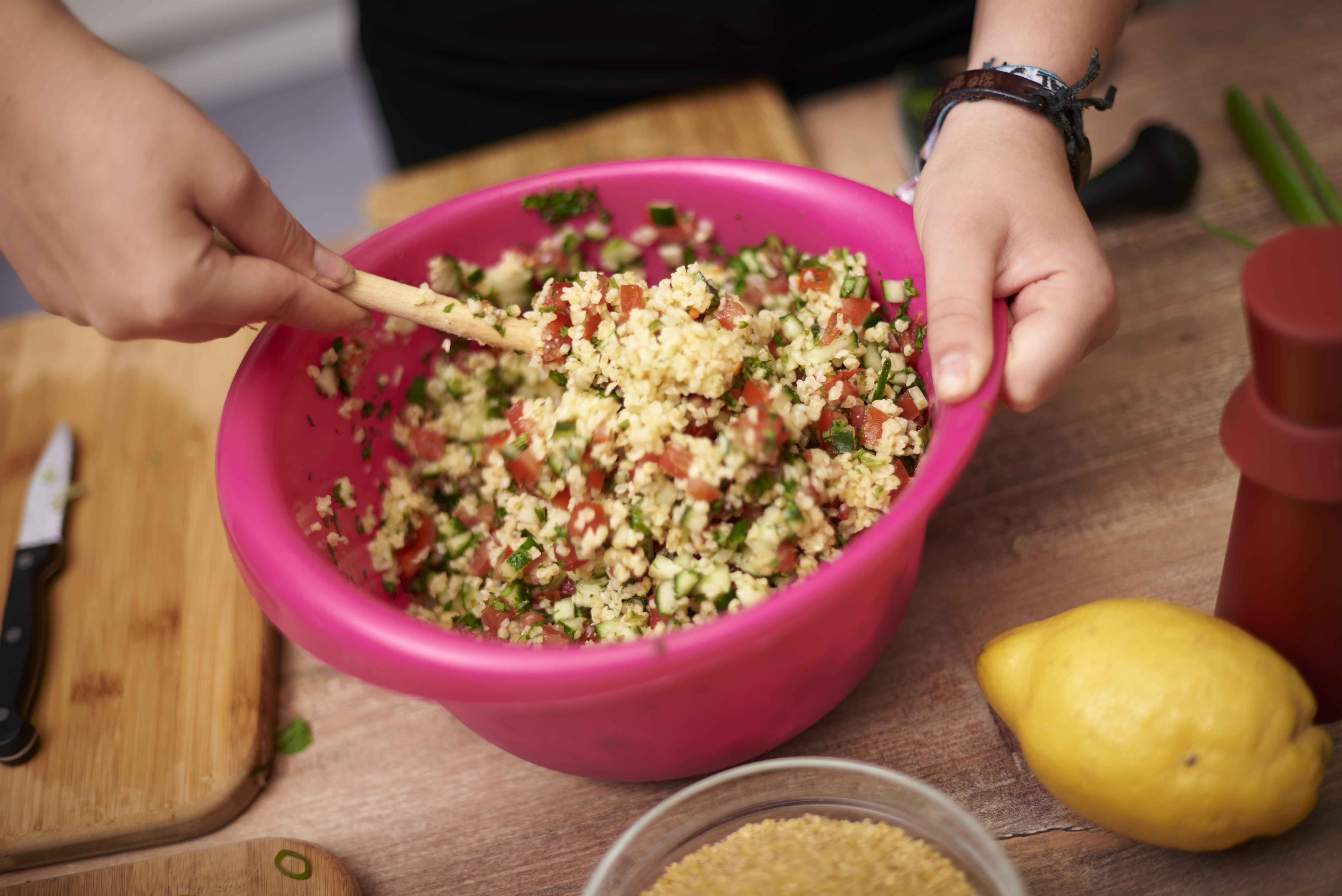 Rezept: Taboulé – Arabischer Bulgursalat mit Tomaten und Gurke ...